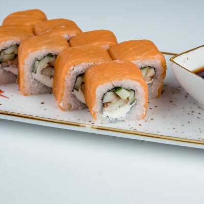 Ролл Филадельфия с угрем